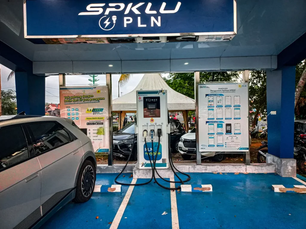 50kw charging station by the Borobudur temple